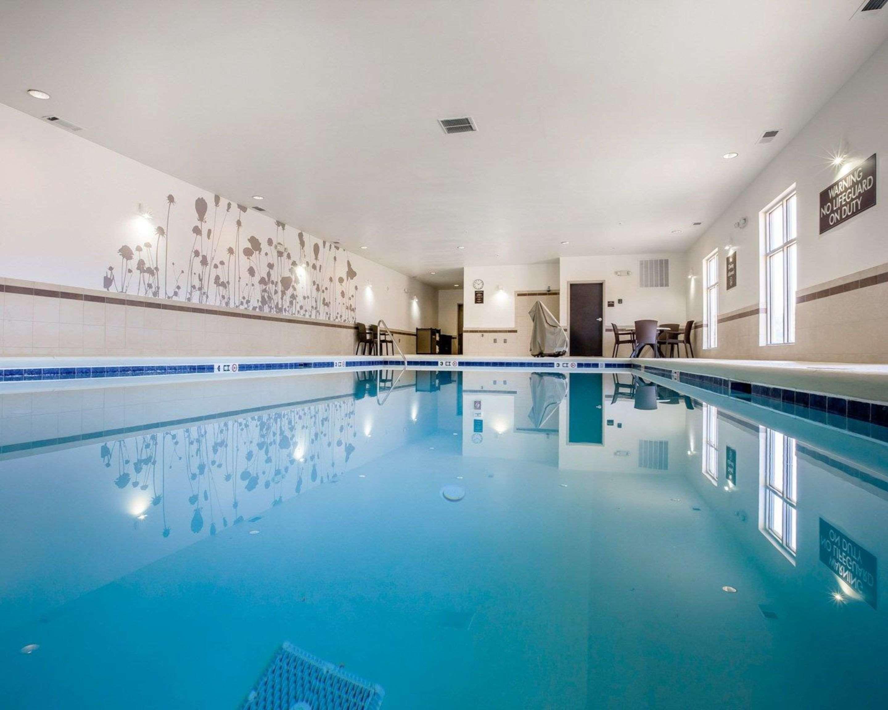 Mainstay Suites كارترزفيل المظهر الخارجي الصورة